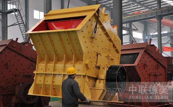 液壓對(duì)輥破碎機(jī)多少錢一臺(tái)？