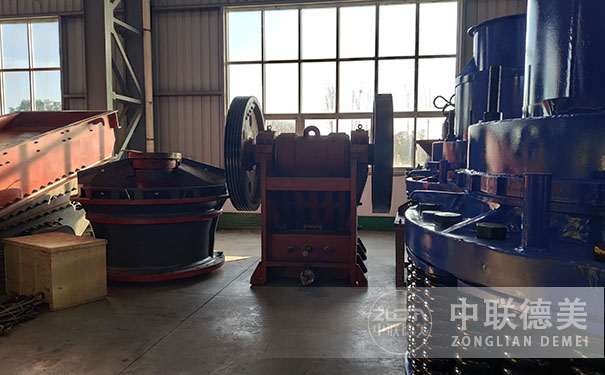 移動(dòng)式破碎機(jī)怎么用?