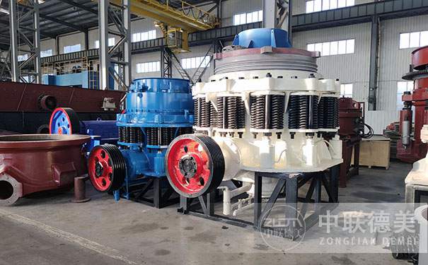 圓錐破碎機(jī)工作原理