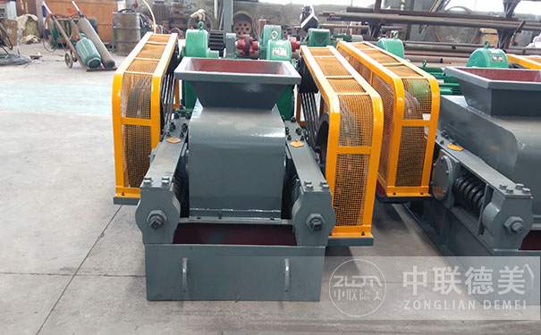 3.jpg 對輥破碎機