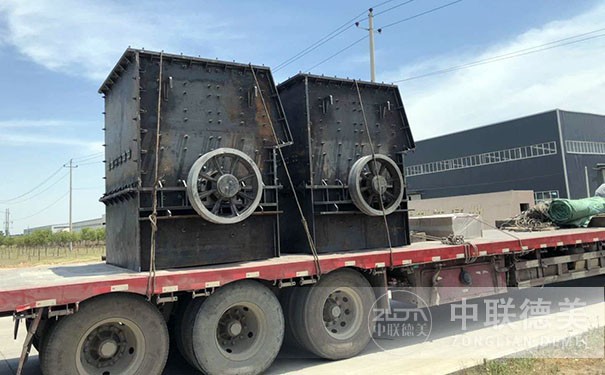 1.jpg 箱式破碎機